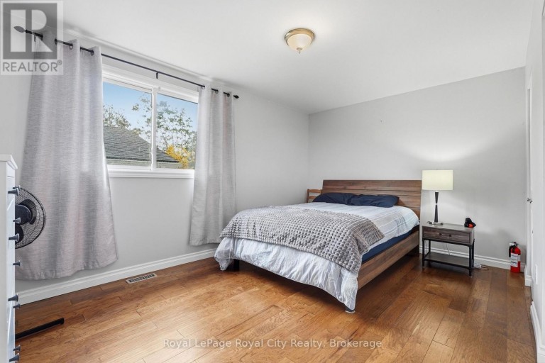 UPPER - 37 MCILWRAITH CRESCENT, Guelph (Grange Road), Ontario, N1E6J4