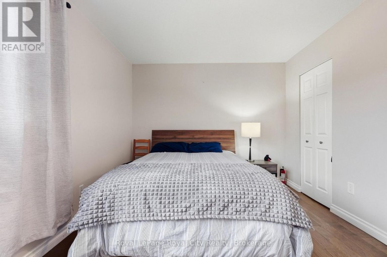 UPPER - 37 MCILWRAITH CRESCENT, Guelph (Grange Road), Ontario, N1E6J4