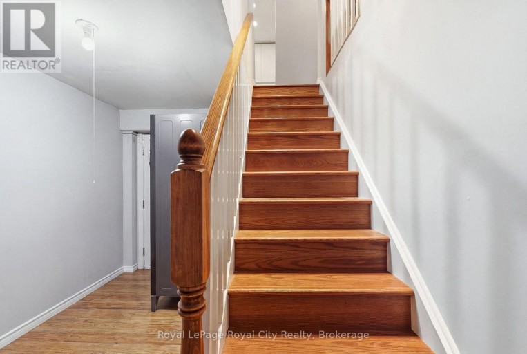 UPPER - 37 MCILWRAITH CRESCENT, Guelph (Grange Road), Ontario, N1E6J4