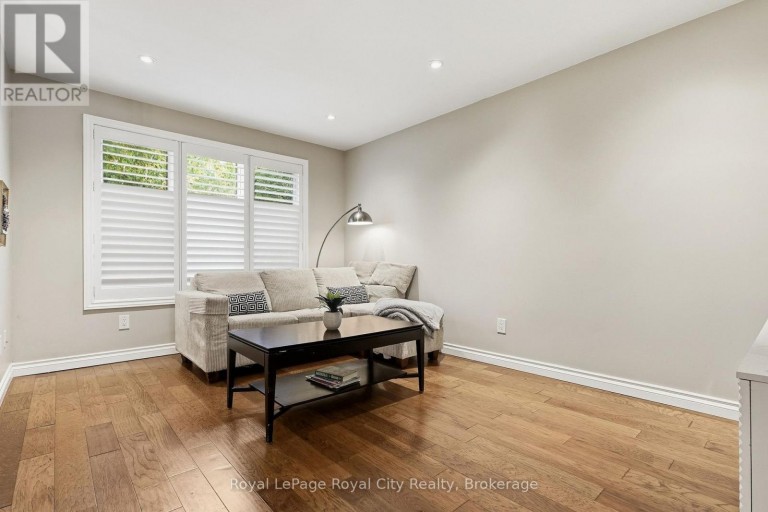 UPPER - 37 MCILWRAITH CRESCENT, Guelph (Grange Road), Ontario, N1E6J4