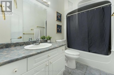 30 DOVE CRESCENT Barrie (Ardagh) Ontario photo 22