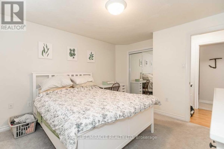 30 DOVE CRESCENT, Barrie (Ardagh), Ontario, L4N7Z3