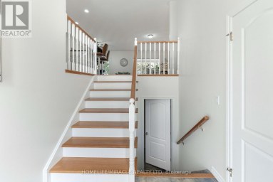 30 DOVE CRESCENT Barrie (Ardagh) Ontario photo 6