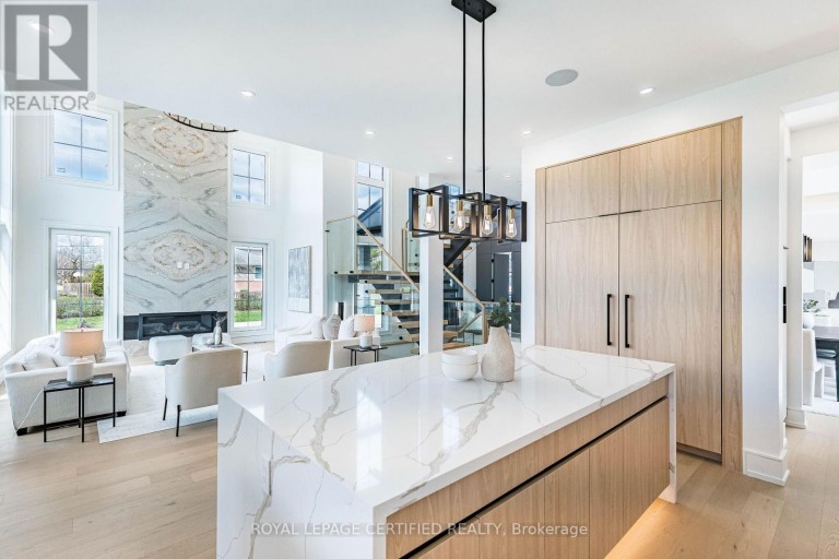 1404 WAVERLY AVENUE SW, Oakville (WO West), Ontario, L6L2S3