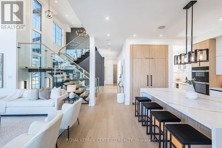 1404 WAVERLY AVENUE SW, Oakville (WO West), Ontario, L6L2S3