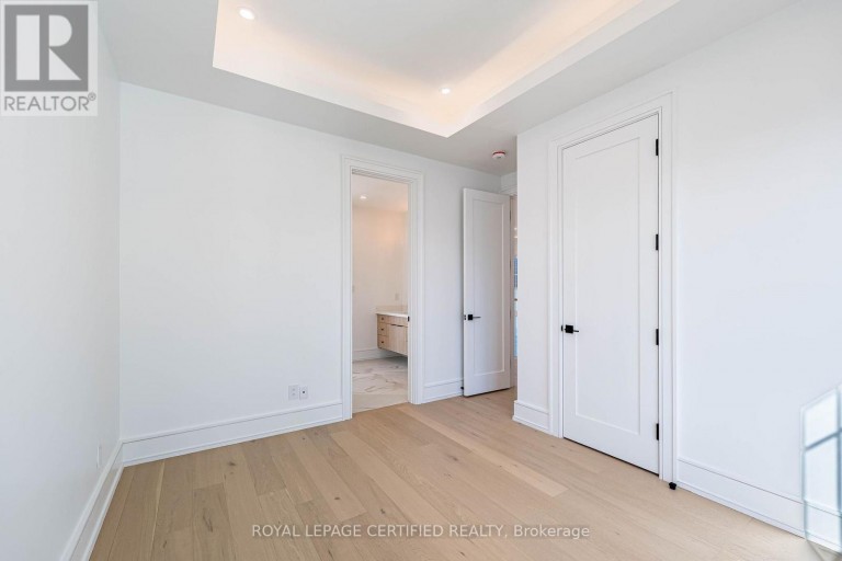 1404 WAVERLY AVENUE SW, Oakville (WO West), Ontario, L6L2S3
