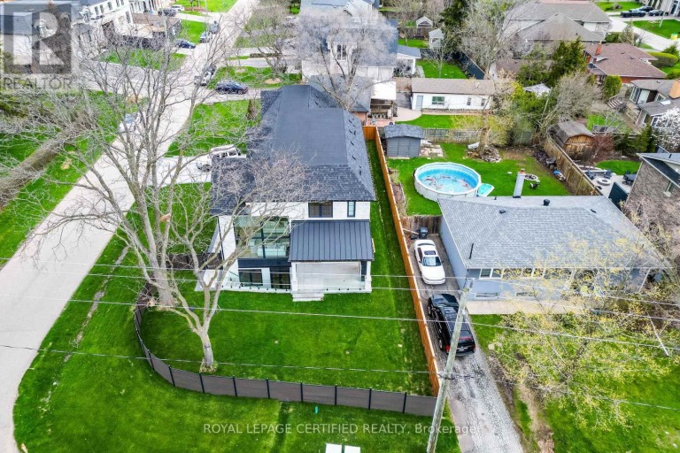1404 WAVERLY AVENUE SW, Oakville (WO West), Ontario, L6L2S3