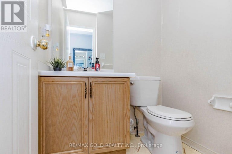 83 WICKSTEAD COURT, Brampton (Sandringham-Wellington), Ontario, L6R1N8