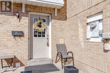 83 WICKSTEAD COURT Brampton (Sandringham-Wellington) Ontario photo 3