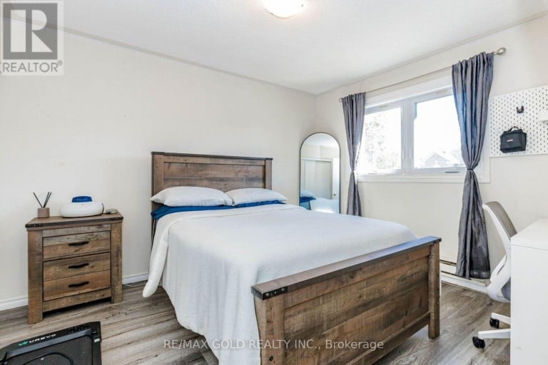 83 WICKSTEAD COURT, Brampton (Sandringham-Wellington), Ontario, L6R1N8