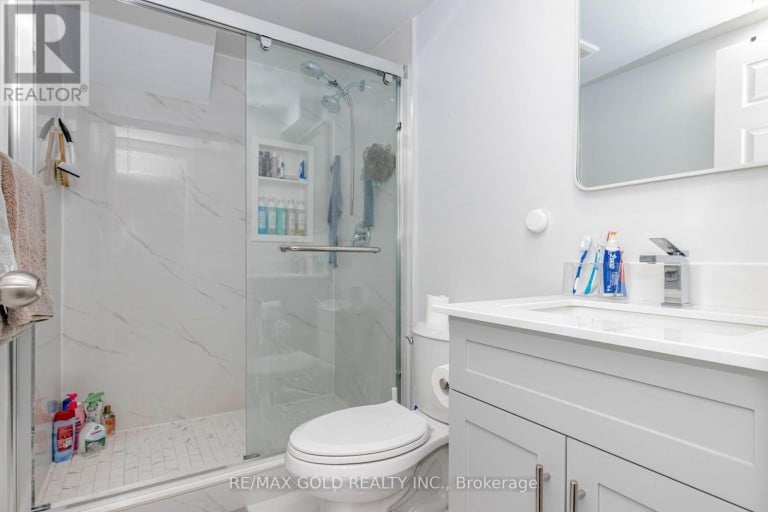 83 WICKSTEAD COURT, Brampton (Sandringham-Wellington), Ontario, L6R1N8
