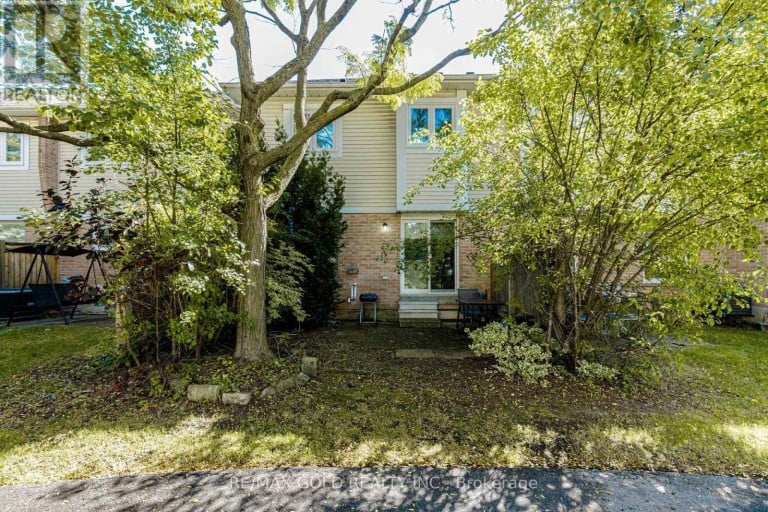 83 WICKSTEAD COURT, Brampton (Sandringham-Wellington), Ontario, L6R1N8