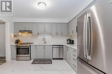 83 WICKSTEAD COURT Brampton (Sandringham-Wellington) Ontario photo 6