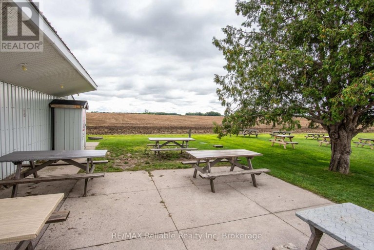 6 LONDON ROAD, Huron East (Tuckersmith), Ontario, N0M1J0