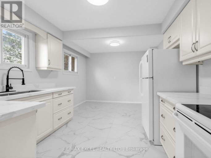 25 GRAND PLACE, Barrie (Allandale Heights), Ontario, L4N4Y3