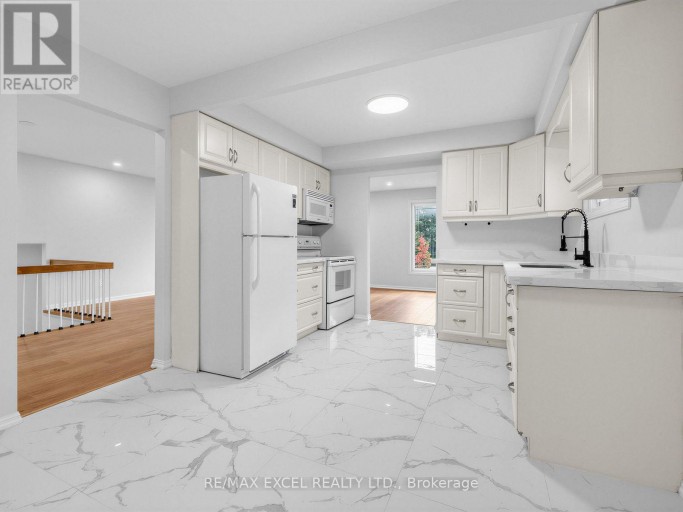 25 GRAND PLACE, Barrie (Allandale Heights), Ontario, L4N4Y3