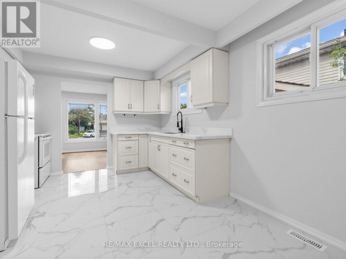 25 GRAND PLACE, Barrie (Allandale Heights), Ontario, L4N4Y3