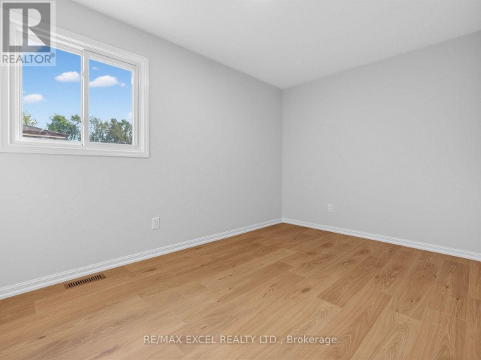 25 GRAND PLACE, Barrie (Allandale Heights), Ontario, L4N4Y3