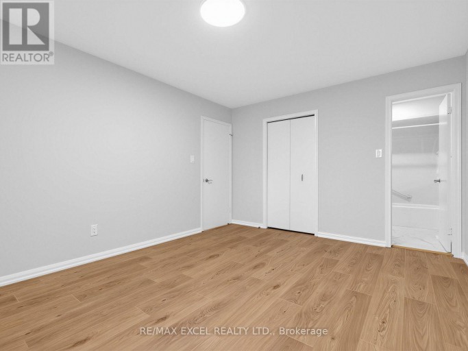 25 GRAND PLACE, Barrie (Allandale Heights), Ontario, L4N4Y3