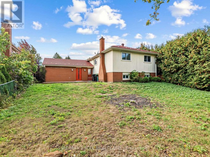 25 GRAND PLACE, Barrie (Allandale Heights), Ontario, L4N4Y3