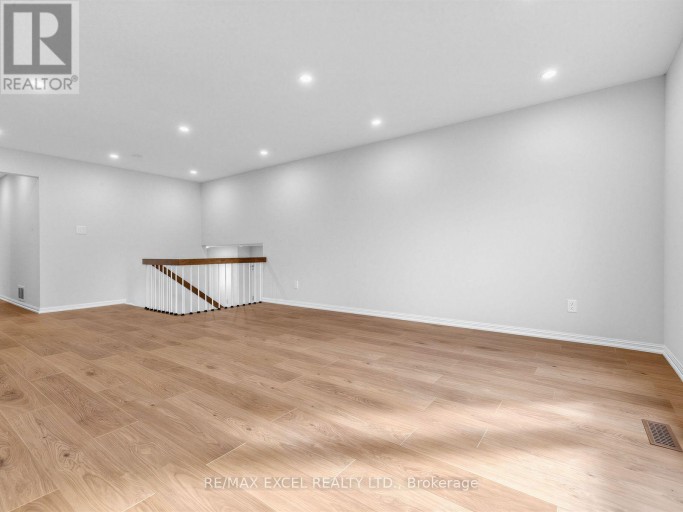 25 GRAND PLACE, Barrie (Allandale Heights), Ontario, L4N4Y3