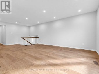 25 GRAND PLACE Barrie (Allandale Heights) Ontario photo 5