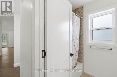 8 ALBERT STREET Prince Edward County (Picton Ward) Ontario photo 32