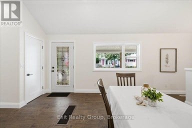 8 ALBERT STREET Prince Edward County (Picton Ward) Ontario photo 5