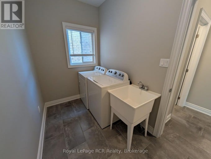 89 LOCKERBIE CRESCENT, Collingwood, Ontario, L9Y0H8