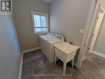 89 LOCKERBIE CRESCENT Collingwood Ontario photo 18