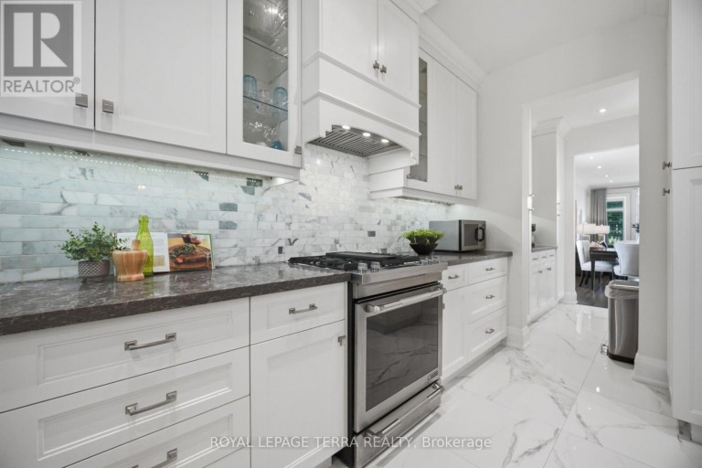 27 MINFORD AVENUE, Toronto (Wexford-Maryvale), Ontario, M1R2B2