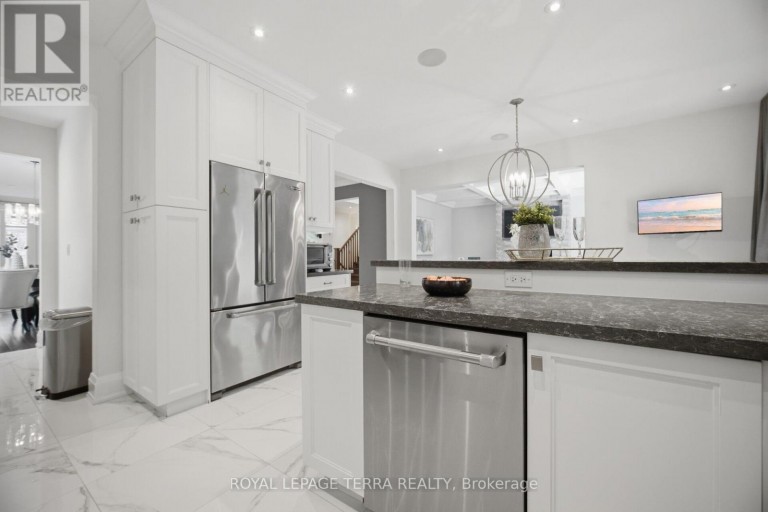 27 MINFORD AVENUE, Toronto (Wexford-Maryvale), Ontario, M1R2B2