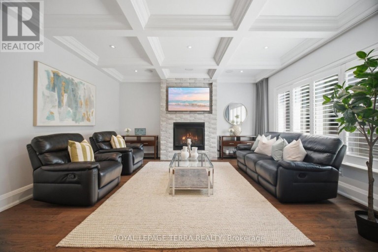 27 MINFORD AVENUE, Toronto (Wexford-Maryvale), Ontario, M1R2B2