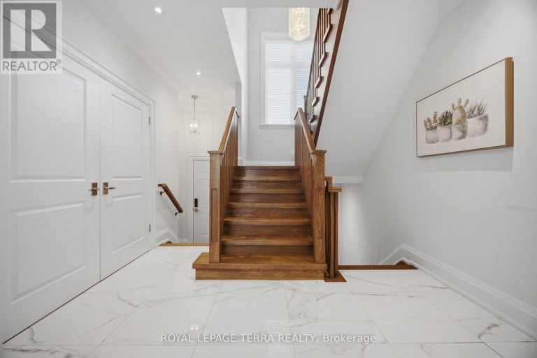 27 MINFORD AVENUE, Toronto (Wexford-Maryvale), Ontario, M1R2B2