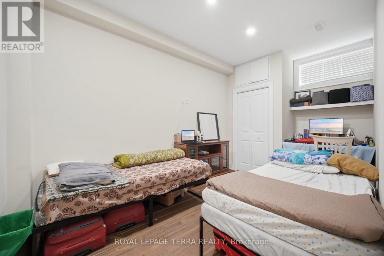 27 MINFORD AVENUE, Toronto (Wexford-Maryvale), Ontario, M1R2B2