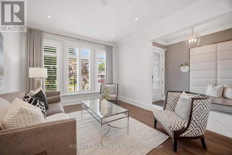 27 MINFORD AVENUE, Toronto (Wexford-Maryvale), Ontario, M1R2B2
