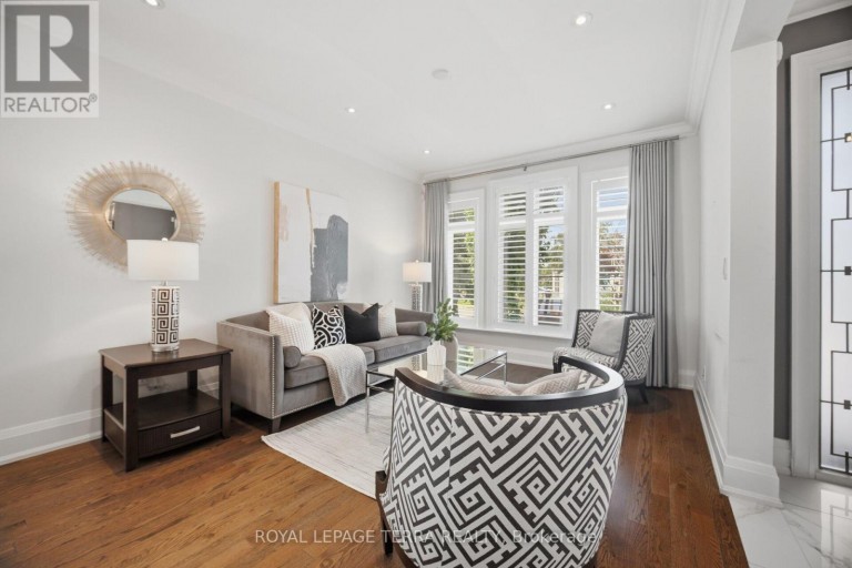 27 MINFORD AVENUE, Toronto (Wexford-Maryvale), Ontario, M1R2B2