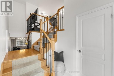57 ELDERBROOK CRESCENT Vaughan (Patterson) Ontario photo 4