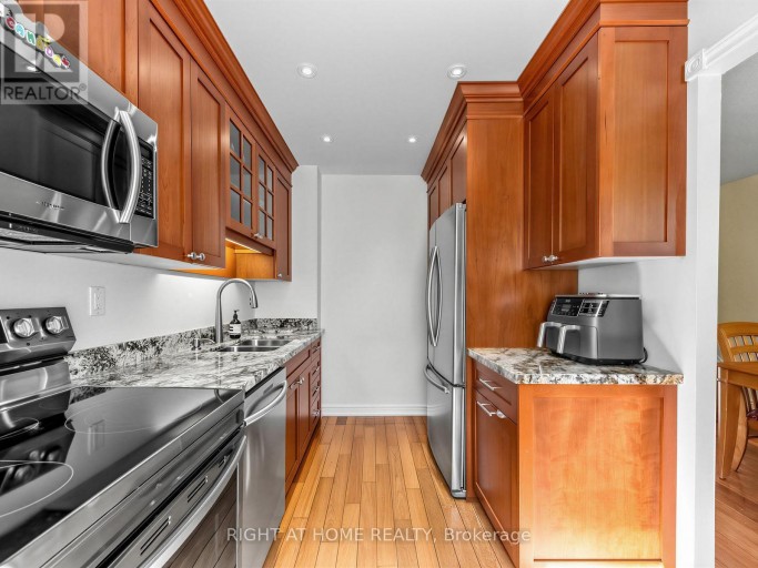 1984 JOHN STREET, Markham (Bayview Fairway-Bayview Country Club Esta, Ontario, L3T1Z1