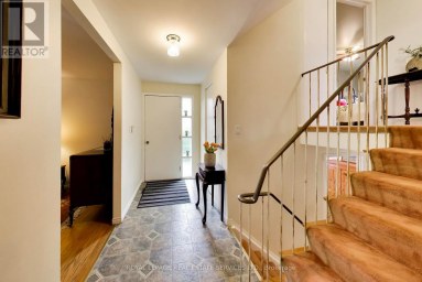 24 ELMVALE CRESCENT Toronto (West Humber-Clairville) Ontario photo 2