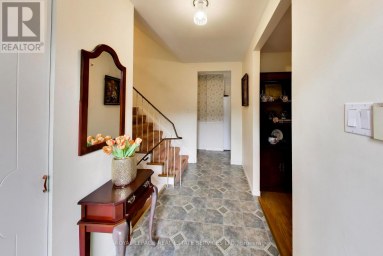 24 ELMVALE CRESCENT Toronto (West Humber-Clairville) Ontario photo 3