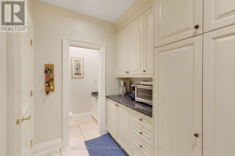 70 SHOREWOOD PLACE, Oakville (SW Southwest), Ontario, L6K3Y4