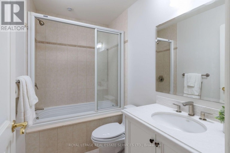 70 SHOREWOOD PLACE, Oakville (SW Southwest), Ontario, L6K3Y4