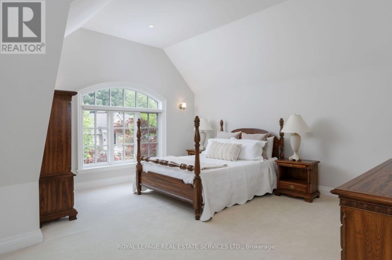 70 SHOREWOOD PLACE, Oakville (SW Southwest), Ontario, L6K3Y4