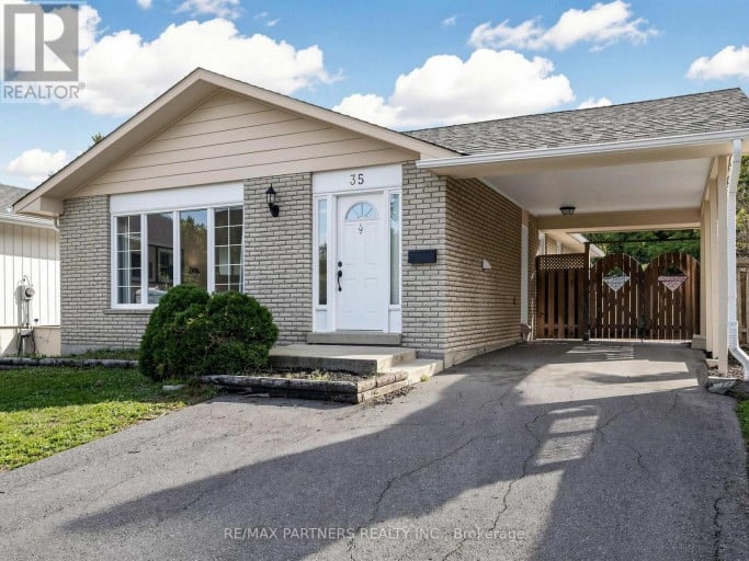 35 CULHAM STREET, Oakville (CP College Park), Ontario, L6H1G3