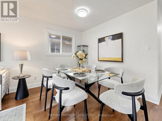 35 CULHAM STREET, Oakville (CP College Park), Ontario, L6H1G3