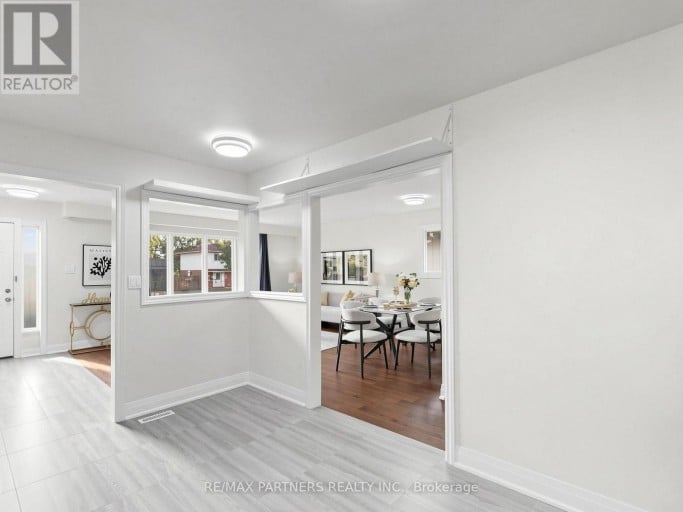 35 CULHAM STREET, Oakville (CP College Park), Ontario, L6H1G3