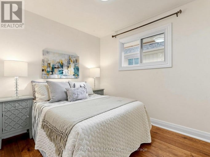 35 CULHAM STREET, Oakville (CP College Park), Ontario, L6H1G3