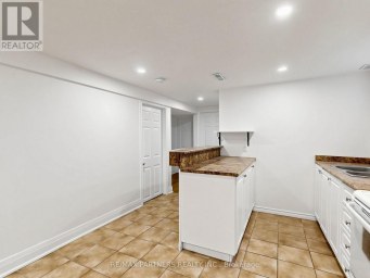 35 CULHAM STREET Oakville (CP College Park) Ontario photo 32