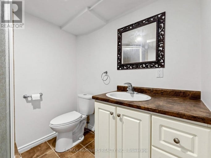 35 CULHAM STREET, Oakville (CP College Park), Ontario, L6H1G3